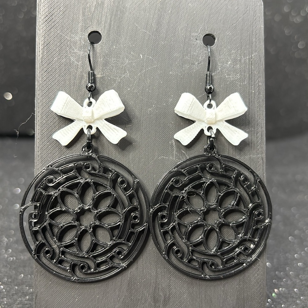 Black and White Dangle Earrings - Picture 4 of 6